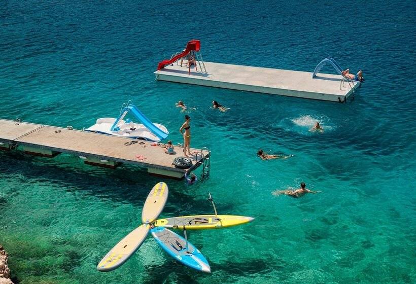 בית מלון כפרי Gava Waterman Milna Resort – All Inclusive