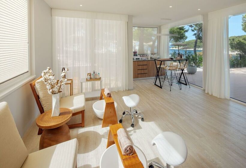 בית מלון כפרי Gava Waterman Milna Resort – All Inclusive