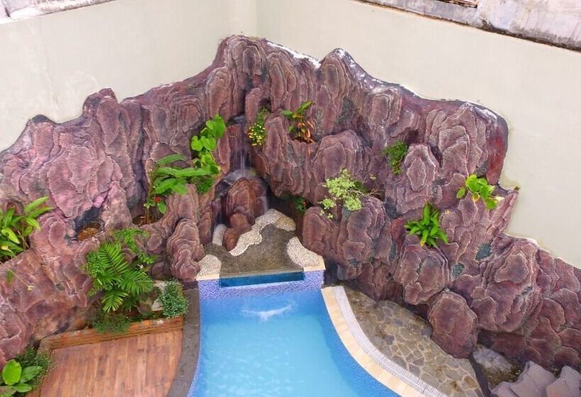 تختخواب و صبحانه Bonsai Surf Lodge   Hostel