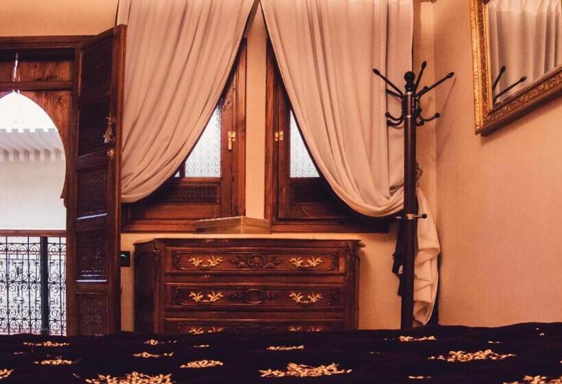 تختخواب و صبحانه Riad Golf Stinia