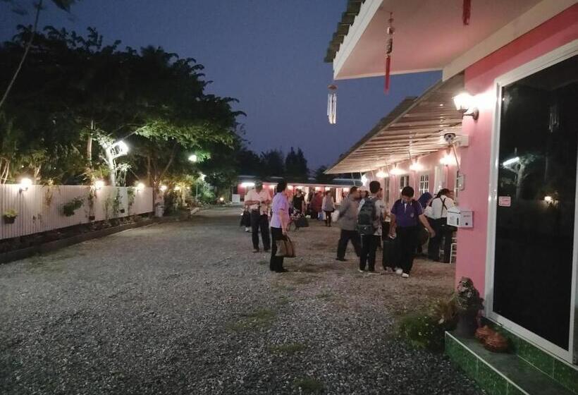Saan Rak Resort