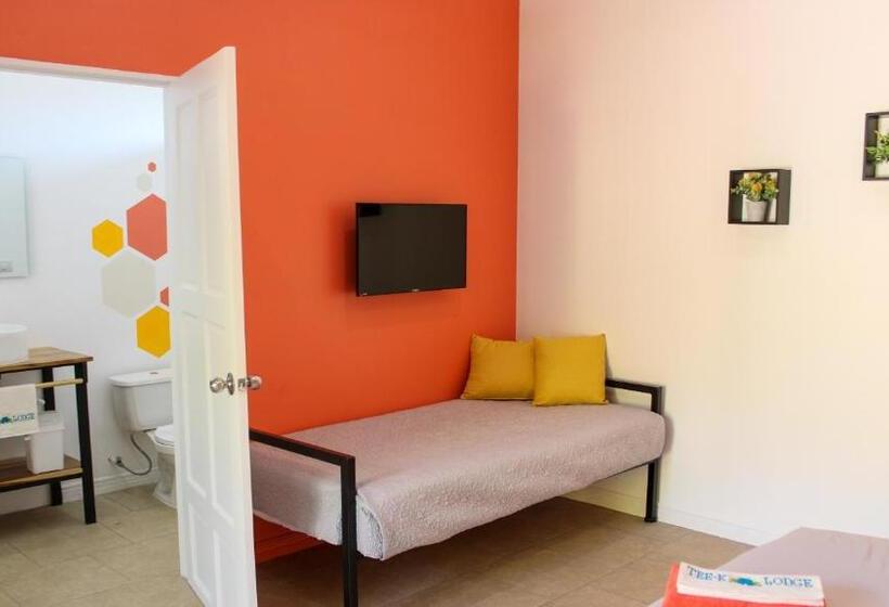 تختخواب و صبحانه Tee K Lodge Tamarindo