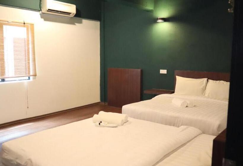 فندق Room V At Kluang Parade