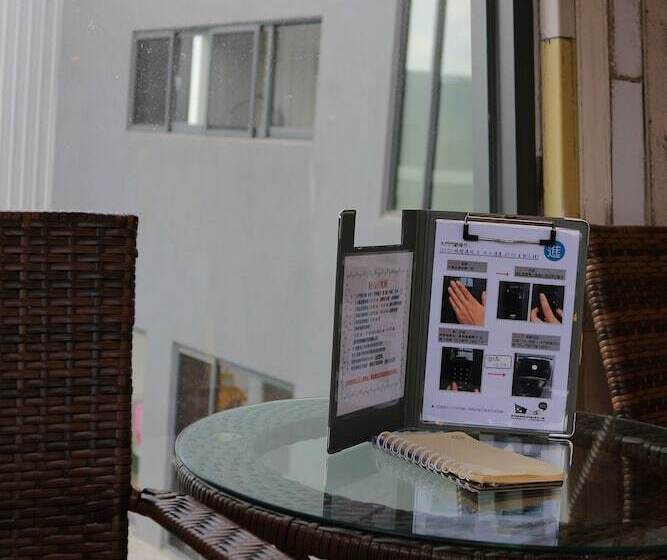 تختخواب و صبحانه Dou House