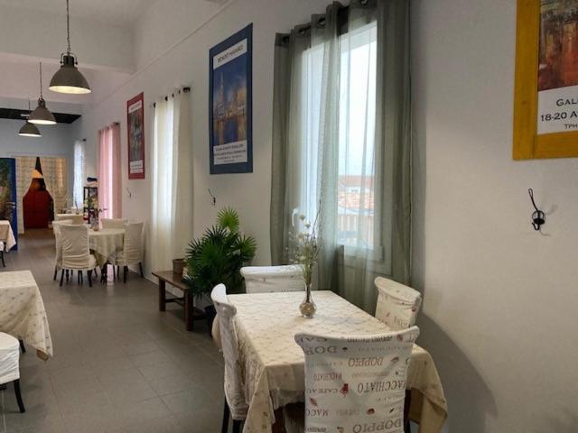 تختخواب و صبحانه The Corner Properties