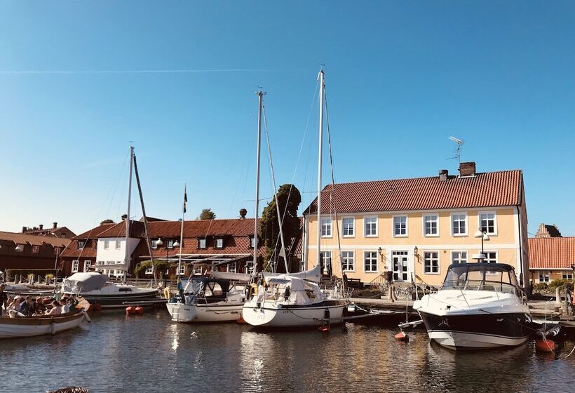 فندق åhus Gästgivaregård