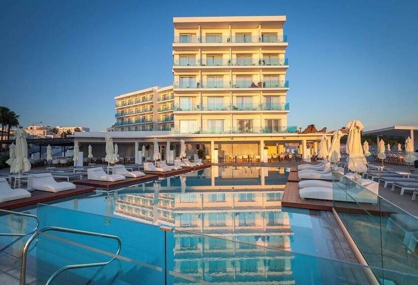 The Blue Ivy Hotel & Suites