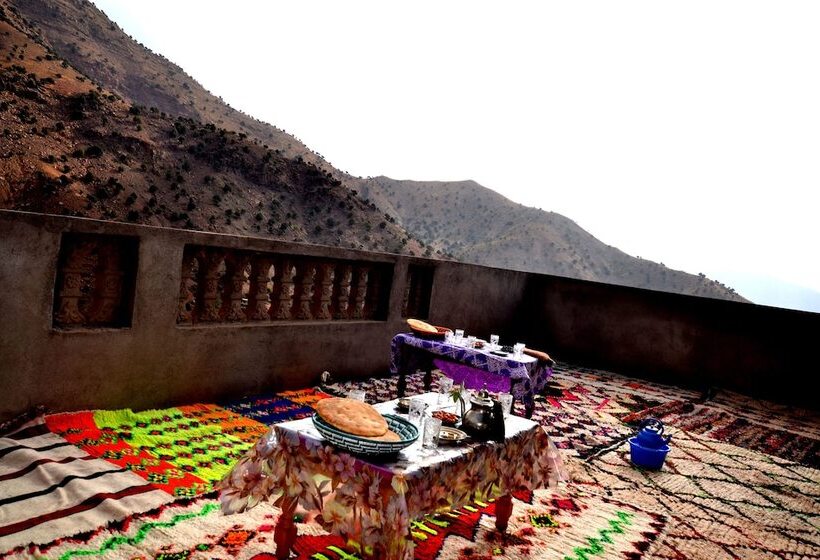 تختخواب و صبحانه Gite Imzough