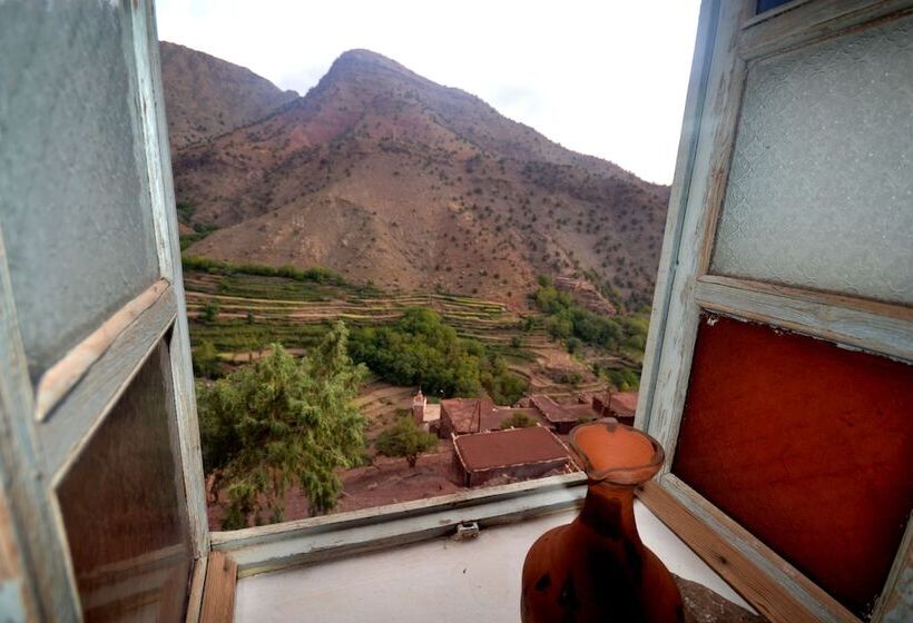 تختخواب و صبحانه Gite Imzough