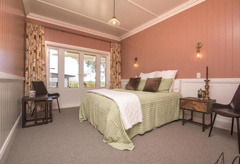 تختخواب و صبحانه Willow S Green