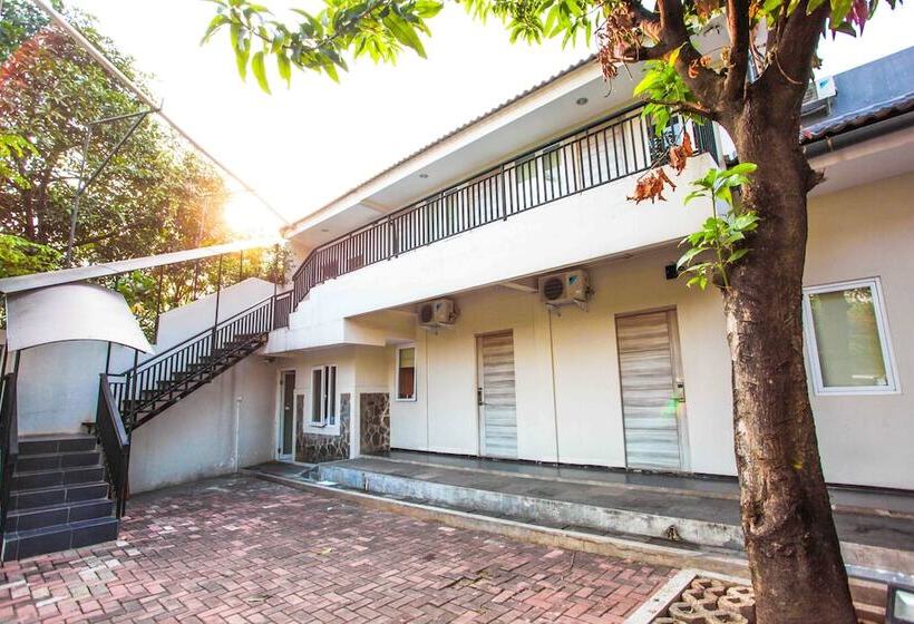 فندق Legreen Suite Supomo