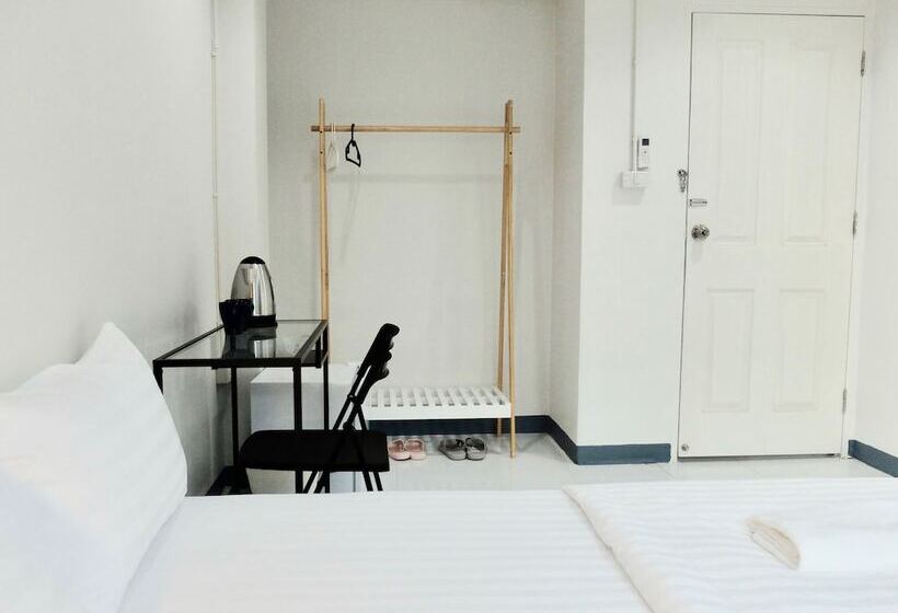Diamond & Rust Hostel