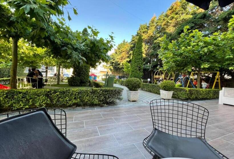 هتل Ambasador Garden