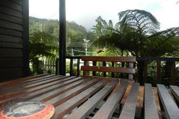 هتل Eeescart Resort Nuwaraeliya