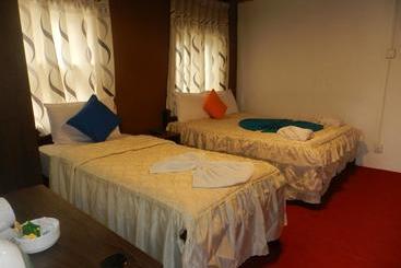هتل Eeescart Resort Nuwaraeliya