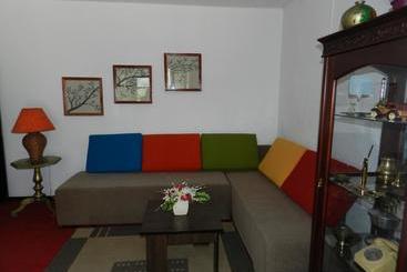 هتل Eeescart Resort Nuwaraeliya