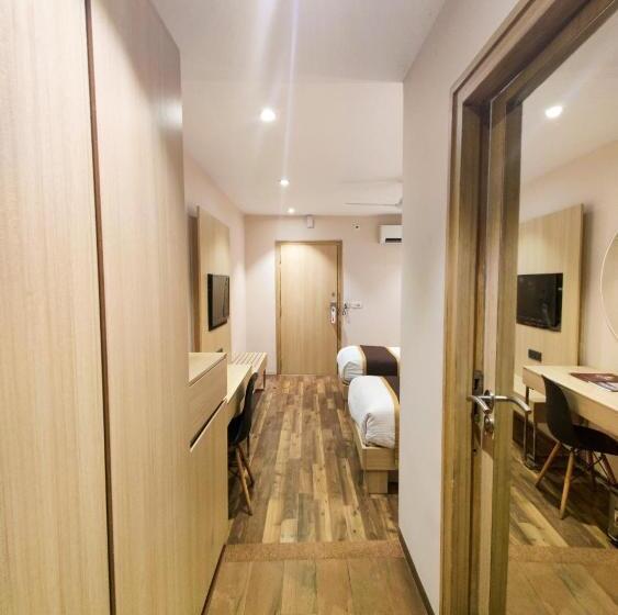 호텔 Sadbhav Villa