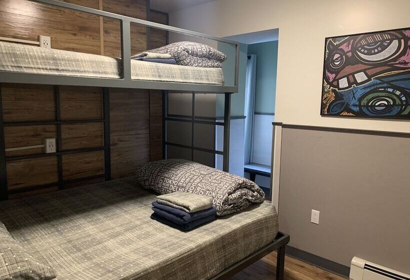 Jasper Downtown Hostel