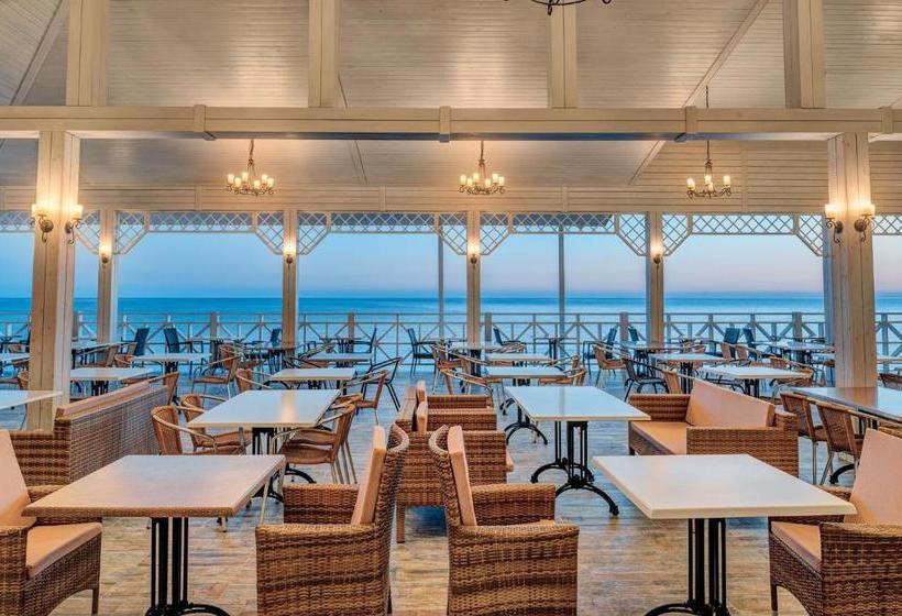 هتل Cheluskintsev