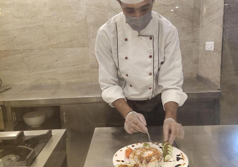 בית מלון כפרי Four Points By Sheraton Srinagar