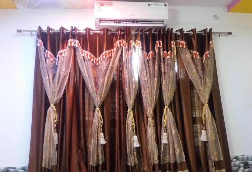 فندق Ganesh & Restaurant