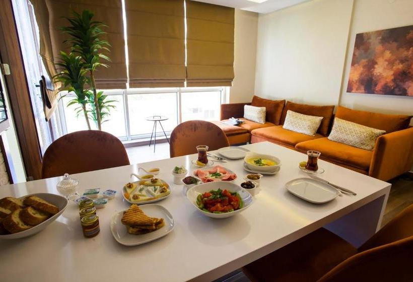 Maxuite Hotel In Home