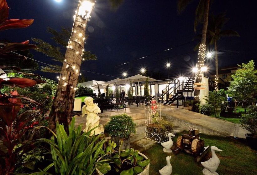 Loft Caravan Resort