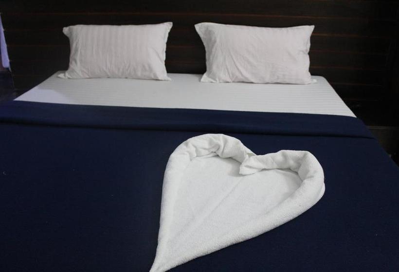 호텔 Lee Comfort Kushalnagar
