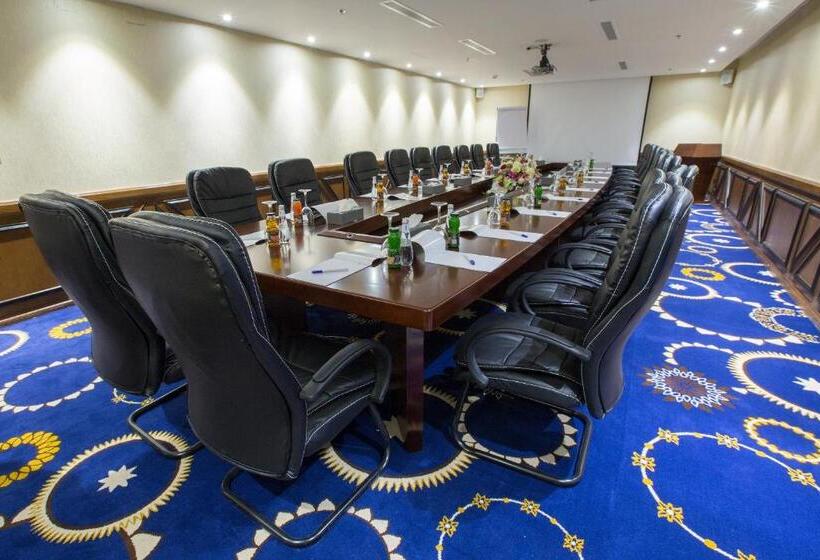 هتل Swiss In Tabuk