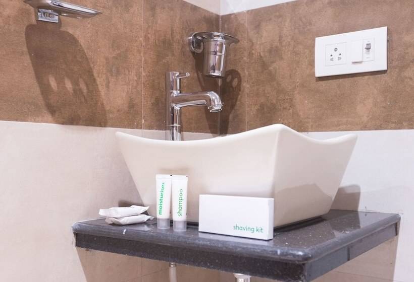 فندق Treebo Amber International