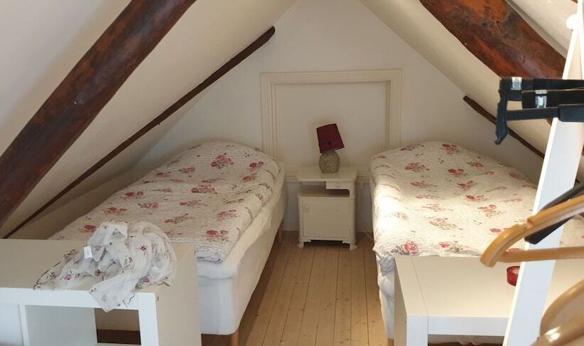 تختخواب و صبحانه Malistorpets Rosor Bed & Kitchen