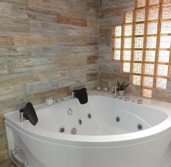 هتل Colonial Andino   Parque Principal De Pitalito