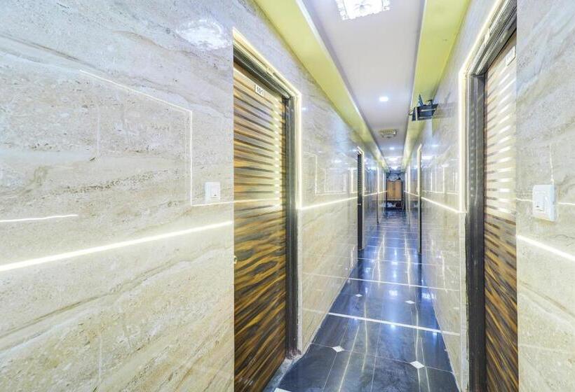 فندق Sai Samrat Inn