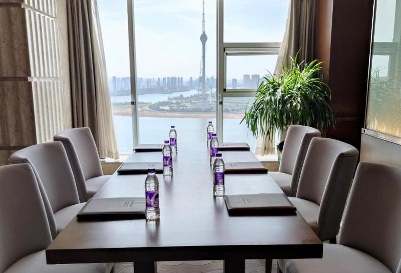 هتل Howard Johnson Xiangyu Plaza Linyi