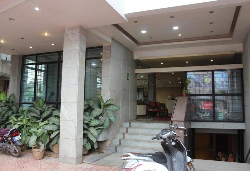 בית מלון כפרי Suvarn Mandir