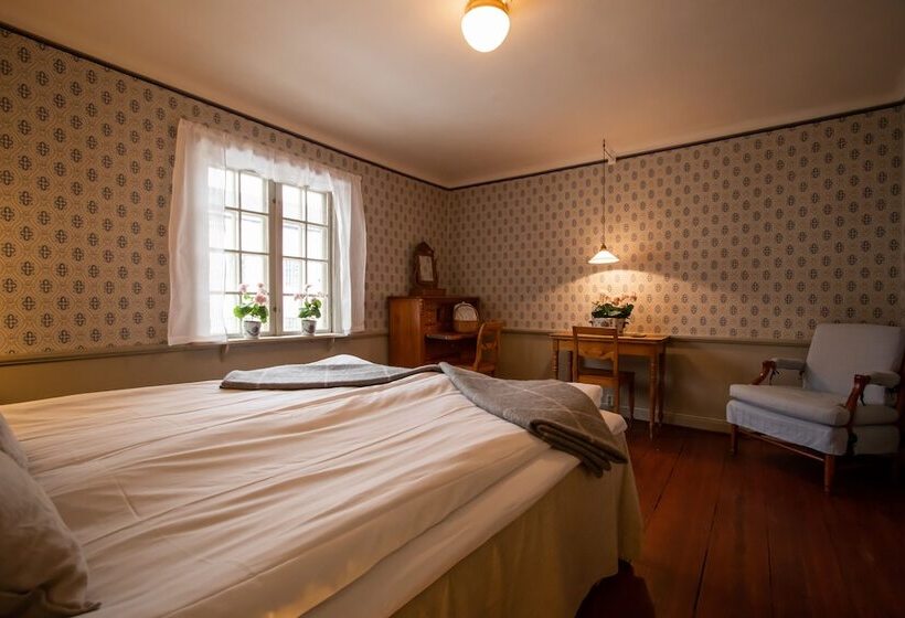Bed and Breakfast L Dahlströmska Gården