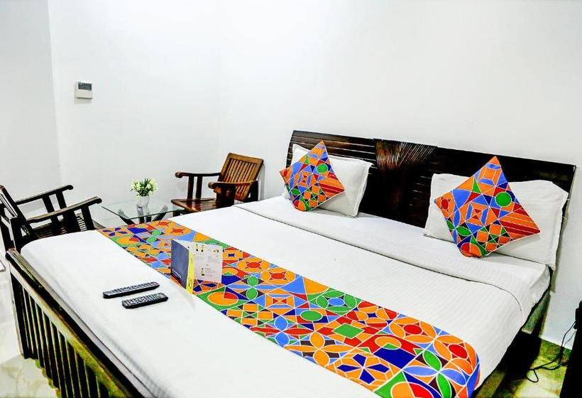 בית מלון כפרי Fabexpress Essvee Mg Road Vijayawada