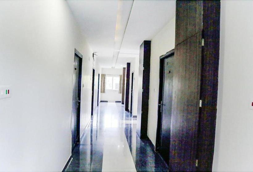 בית מלון כפרי Fabexpress Essvee Mg Road Vijayawada