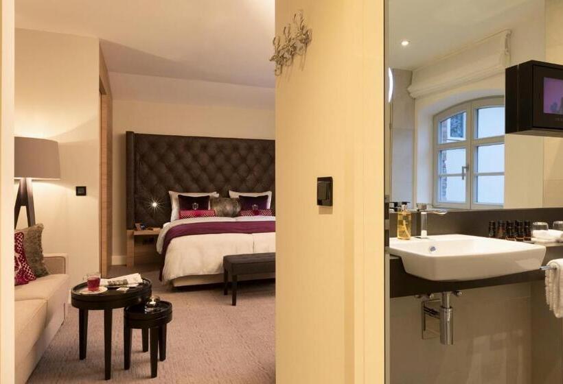 فندق Brunnenhaus Schloss Landau