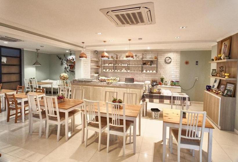 هتل 168 Studio  Ubon Ratchathani
