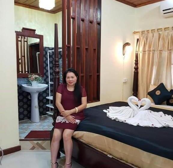 هتل Sakura Wood House