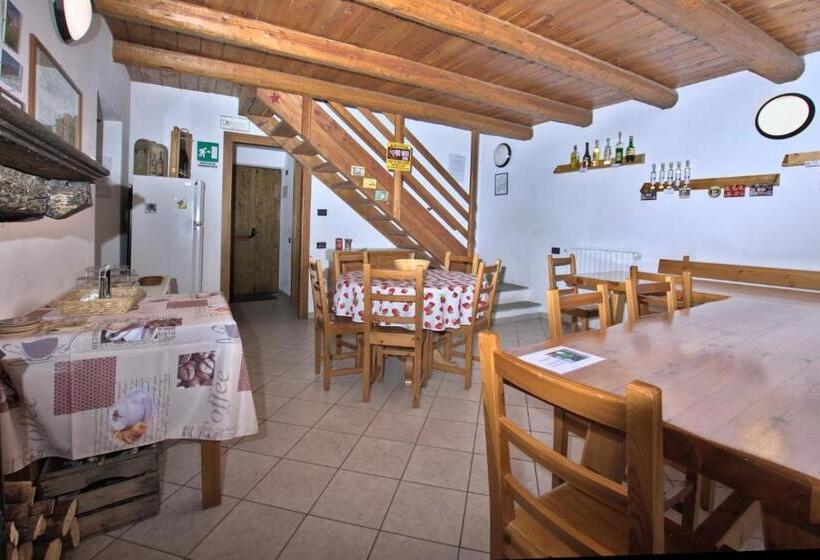 ユースホステル Rifugio Escursionistico La Ruà