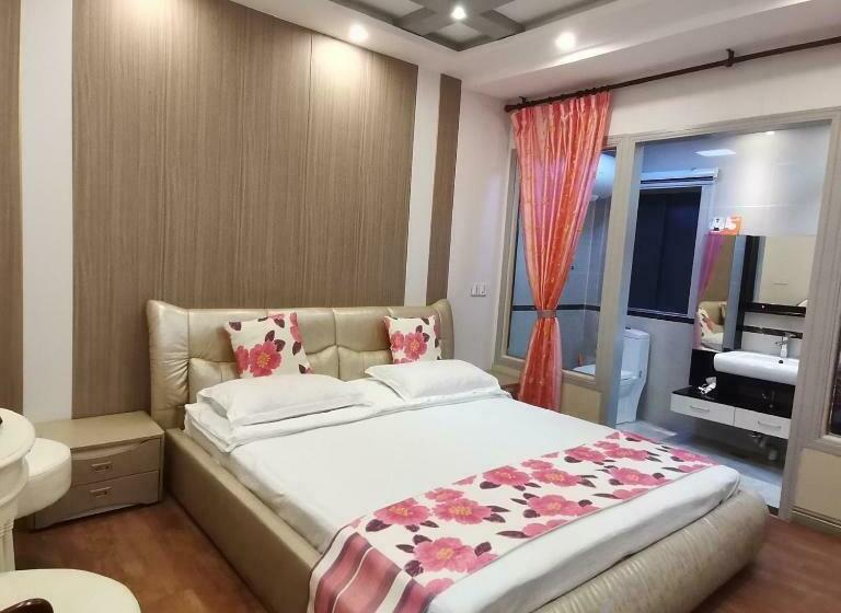 فندق 西塘明清雕花大院尊闻堂百寿厅庭院民宿