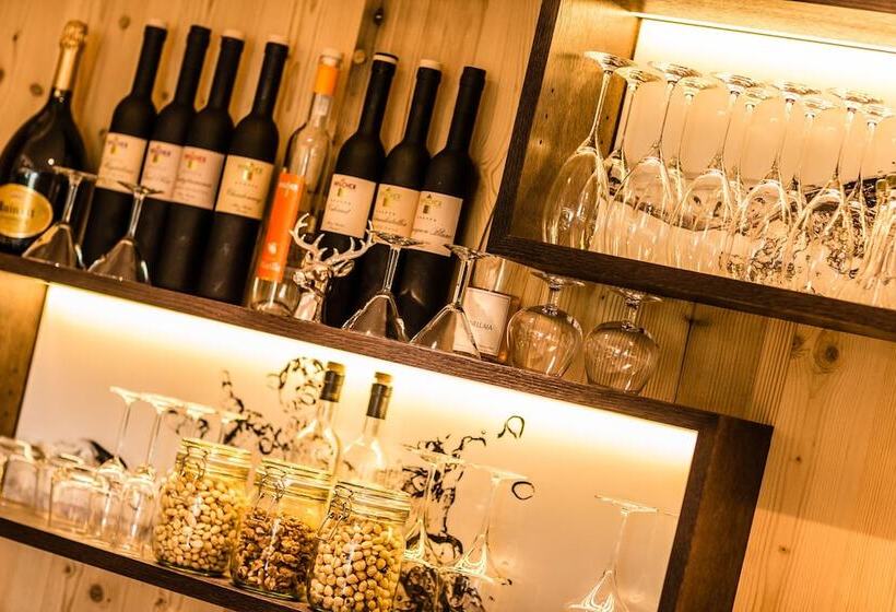هتل Alpin Boutique Villa Gabriela   Adults Only
