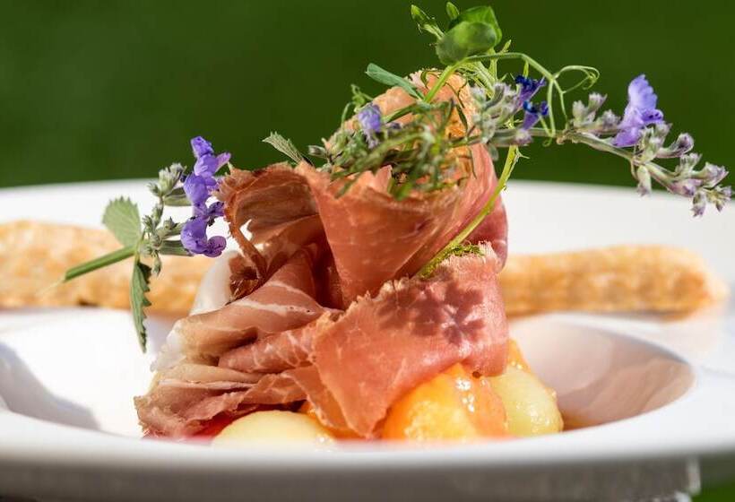 هتل Alpin Boutique Villa Gabriela   Adults Only