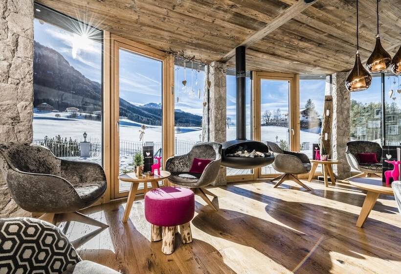 هتل Alpin Boutique Villa Gabriela   Adults Only