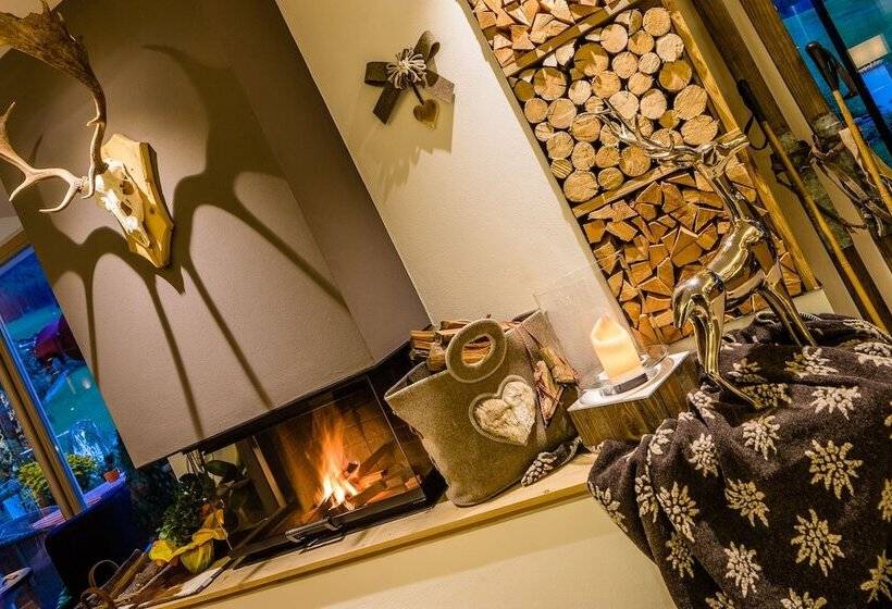 هتل Alpin Boutique Villa Gabriela   Adults Only