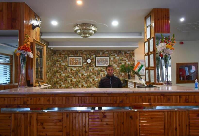 فندق Manali Valley Resort