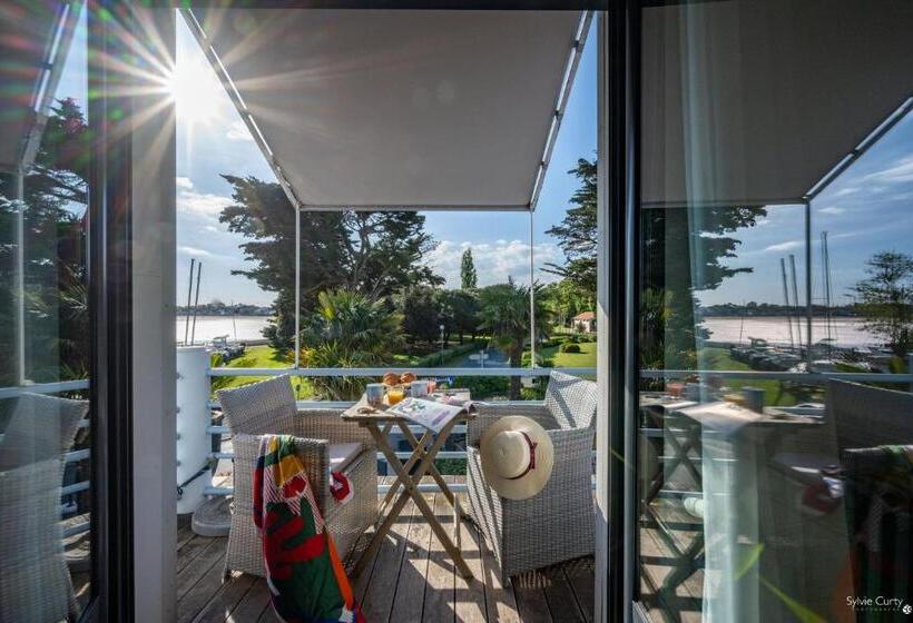 ホテル La Roseraie