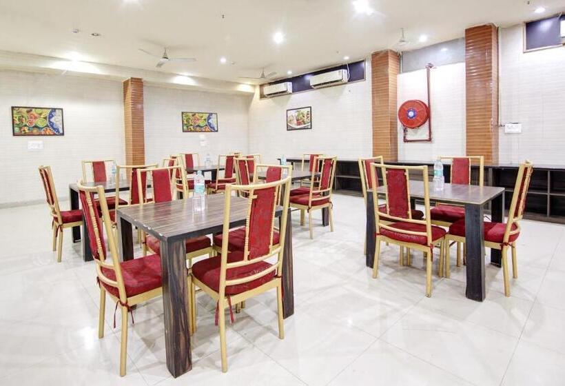 Отель Mint City Center Suites